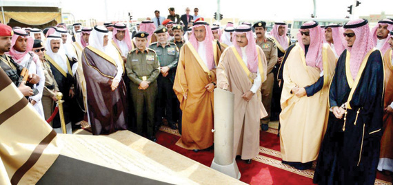 شرايين الرياض تتصل عبر طرق القاعدة الجوية