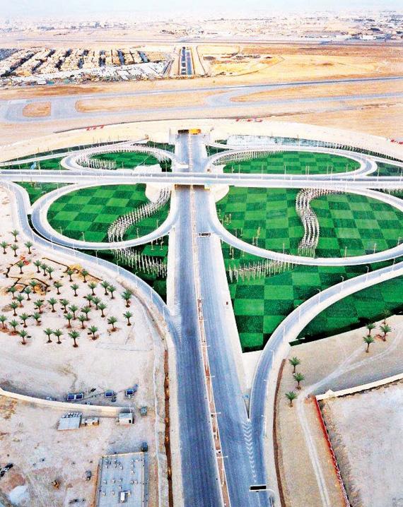 شرايين الرياض تتصل عبر طرق القاعدة الجوية