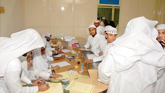 بدء تصحيح أوضاع الجالية البرماوية بتجربة 150 أسرة