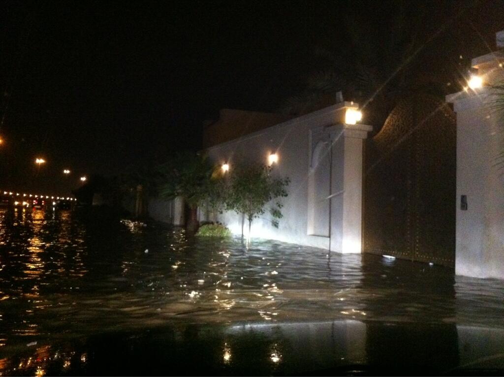 الرياض بين الأمطار وساعة الأرض