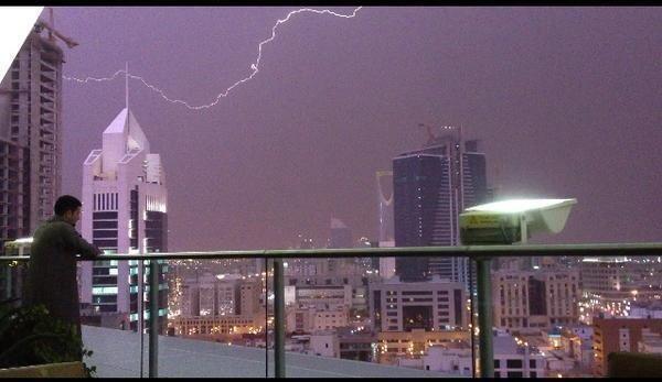 الرياض بين الأمطار وساعة الأرض