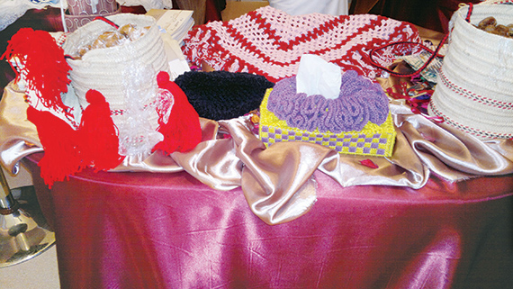 نقوش الحناء و«السدو» تصقلان مهارات الأسر المنتجة في المدينة المنورة