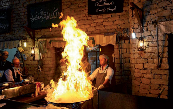 «شاورما مكة أيام زمان».. تعيد الموروث الشعبي للمأكولات