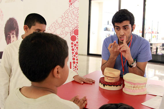 قصة مصورة : "يسلم فمك" .. حملة للكشف المبكر عن سرطان الفم