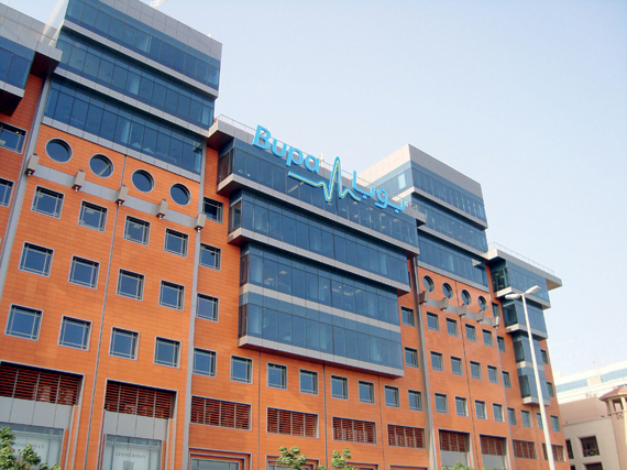 أسعار خدماتنا ليست الأعلى وتخضع لـ «الحوكمة الطبية»