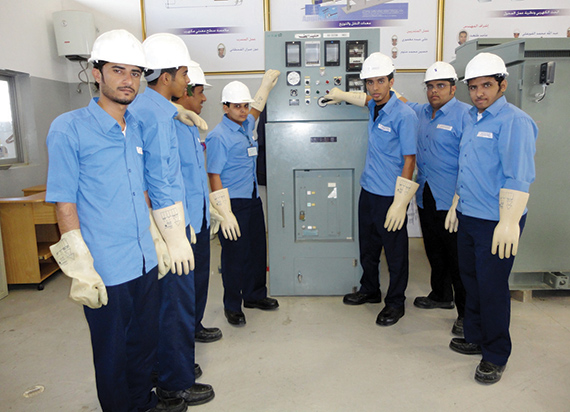 معاهد تدريب «السعودية للكهرباء» تؤهل 1416 خريجاً للعمل