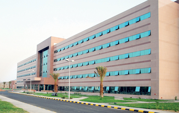 بيئة عمل متقدمة تنفذ مدنا صحية وجامعية في مناطق المملكة