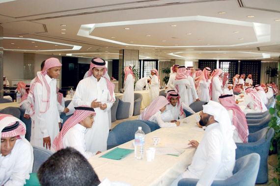 أصحاب العمل يتحفظون على رفع الحد الأدنى لأجور السعوديين إلى 5800 ريال