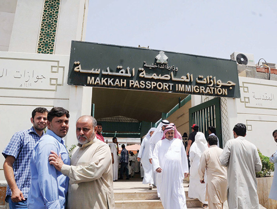 تكدس في «جوازات مكة» ومكتب العمل .. والإحصائيات بعد 10 أيام
