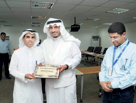 شركة النهدي الطبية تلتزم باستقطاب أكثر من 1000 موظف سعودي بنهاية العام