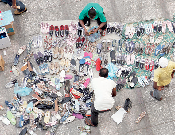 بلد جدة .. زحام البيع قبل المغادرة
