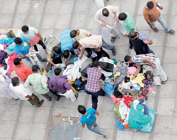 بلد جدة .. زحام البيع قبل المغادرة