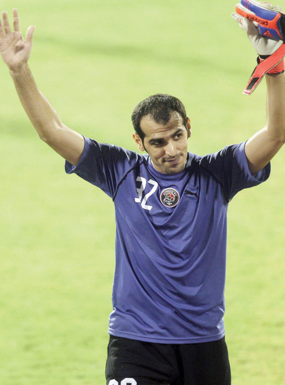 قبضتا السبيعي تحرسان الهلال