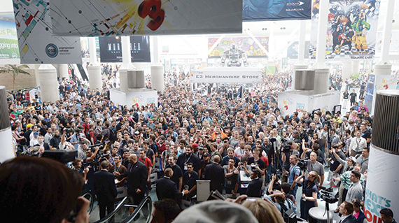 «إكس بوكس ون» يحتكر الألعاب الشهيرة .. و150 ألف فيلم لمنصة «بلايستيشن 4»