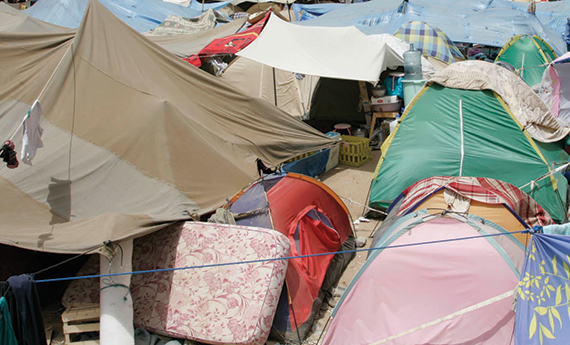 «تخييم» أمام القنصليات