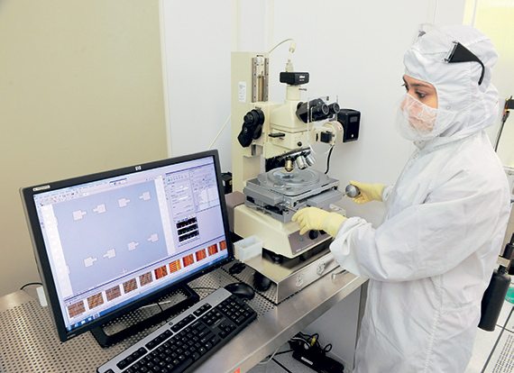 الجرافين العجيب وجاذبية المغناطيس