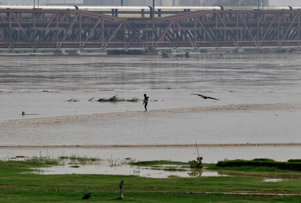 ارتفاع حصيلة قتلى الفيضانات والانزلاقات الأرضية في شمال الهند إلى 138