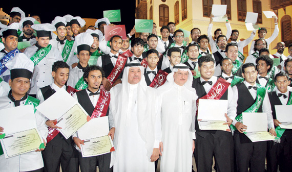 الصندوق الخيري الاجتماعي يطلق برنامج المنح التعليمية