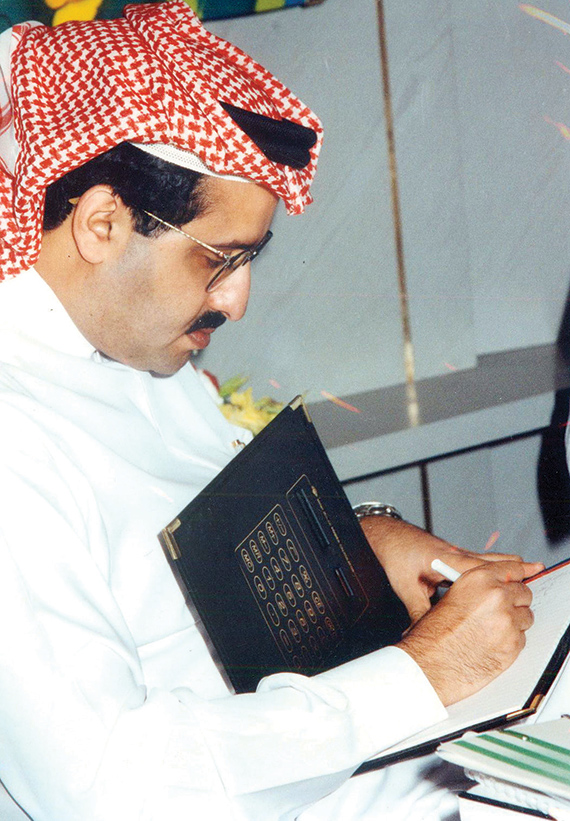 السعوديون يتذكرون أحمد بن سلمان .. الإنسان والفارس