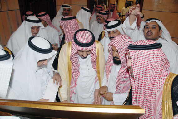 الأمير سلمان يشرِّف حفل إفطار بن راجح في مكة