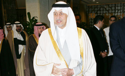 الأمير خالد الفيصل يرعى مباراة السوبر السعودي بين الاتحاد والفتح