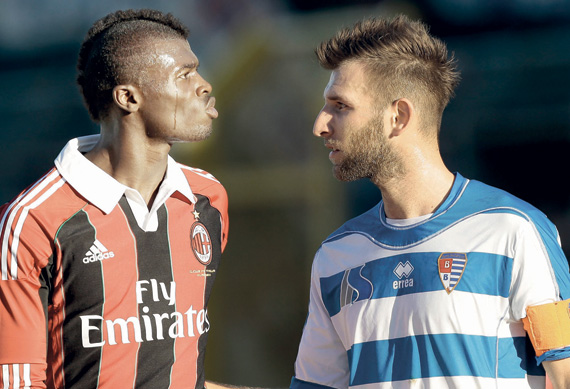 العنصرية والتلاعب.. شوكة في حلق الطليان