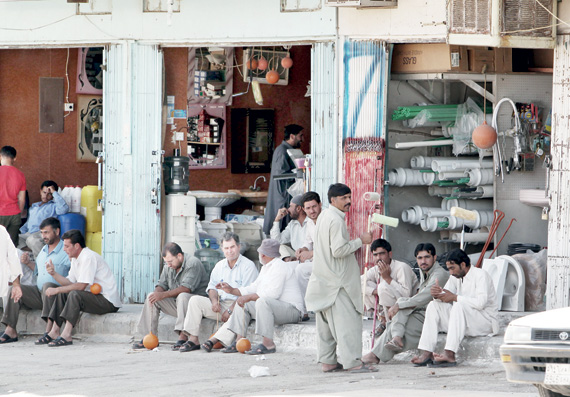 ارتفاع أجر العامل اليومي من 120
 إلى 200 ريال.. لابد من ضبط الأسعار