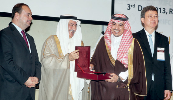 العساف: 700 مليار ريال مساهمة القطاع الخاص في الناتج المحلي