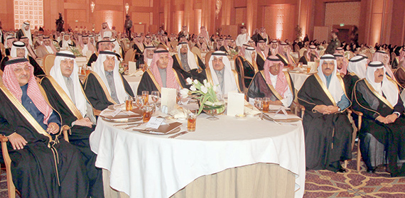 ولي العهد: الملك يوصينا بخدمة الشعب والعناية بالوطن والعقيدة