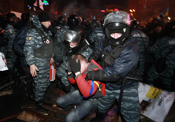 قصة مصورة : توقعات بحشودا مليونية بعد هجوم الشرطة الأوكرانية على ساحة الاستقلال