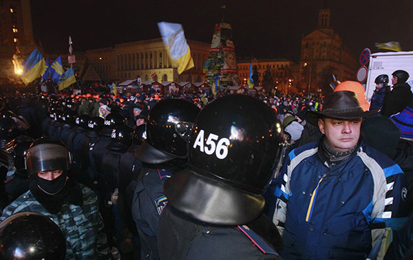 قصة مصورة : توقعات بحشودا مليونية بعد هجوم الشرطة الأوكرانية على ساحة الاستقلال