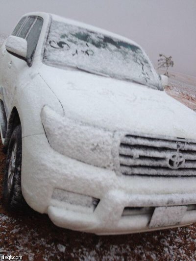 الثلوج توقف مباراة عرعر والصمود في الحدود الشمالية