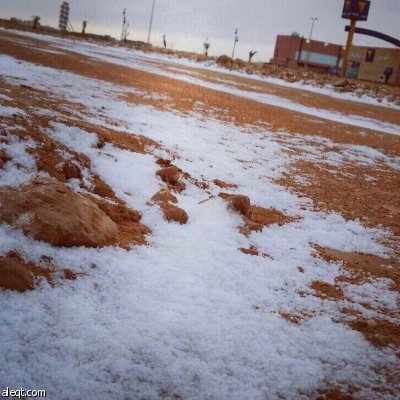 الثلوج توقف مباراة عرعر والصمود في الحدود الشمالية