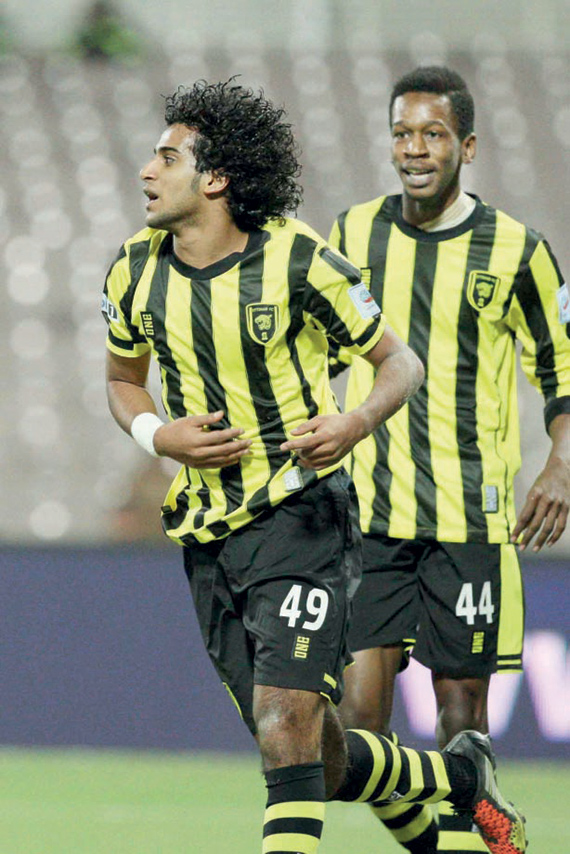 الهلال .. يأسرك