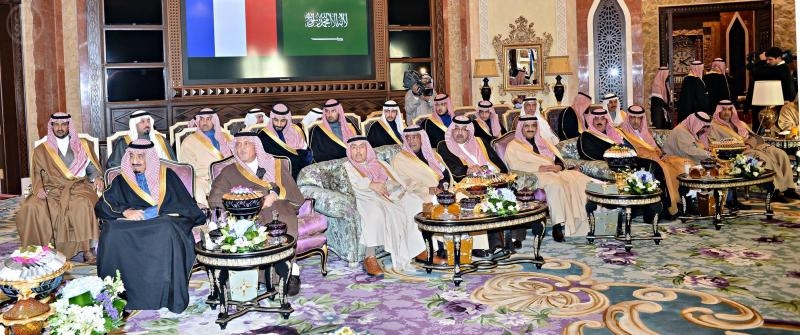 هولاند من الرياض: الهدف من جنيف2 خلق عملية انتقالية وليس التمديد للأسد