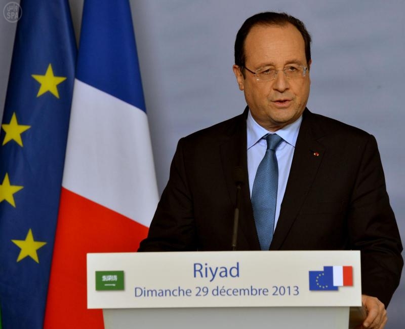 هولاند من الرياض: الهدف من جنيف2 خلق عملية انتقالية وليس التمديد للأسد