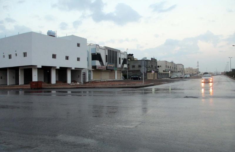 سحب رعدية ممطرة على المرتفعات الجنوبية والغربية