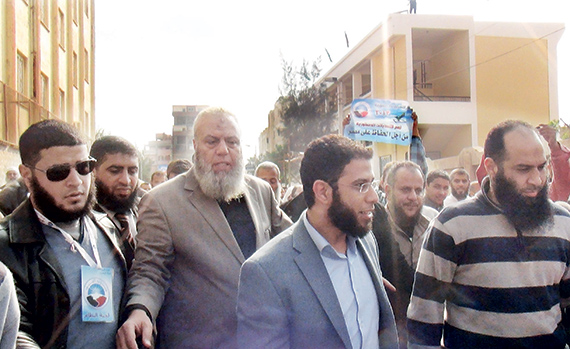 بكار: «سروريو وإخوان» السعودية انشغلوا بتبرير أخطاء نظام «الإخوان».. وإضفاء مسحة «سلفية» عليهم