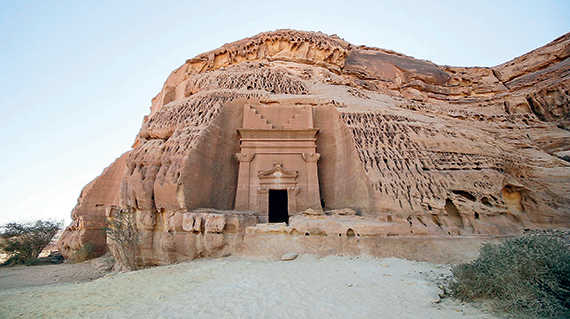 العُلا .. «أيقونة» الحضارات العابرة تعود للواجهة