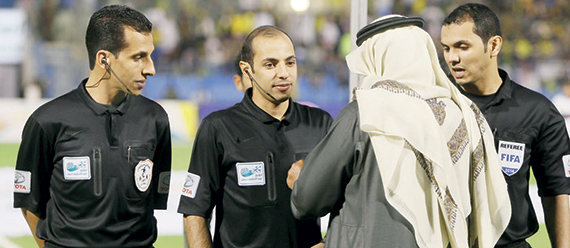 المهنا: «كل يغني على ليلاه»