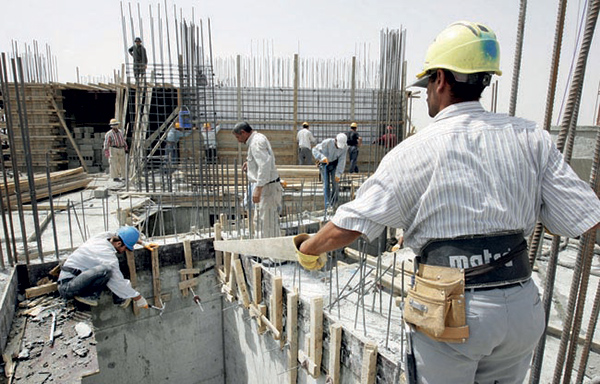 تخفيض ساعات العمل إلى 40 يواجه معارضة من غرفتي الرياض والشرقية