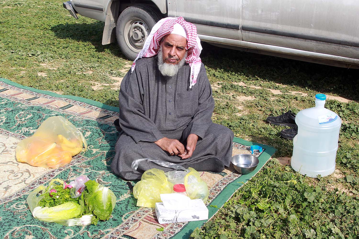 قصة مصورة: الأجواء الجميلة تجذب الأهالي للمتنزهات والشعاب