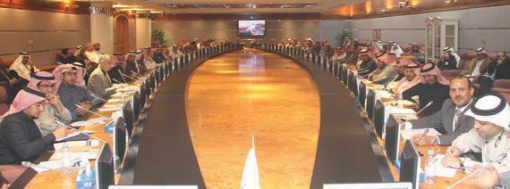 رجال أعمال «الشرقية» يضعون مرئياتهم على مسودات العمل