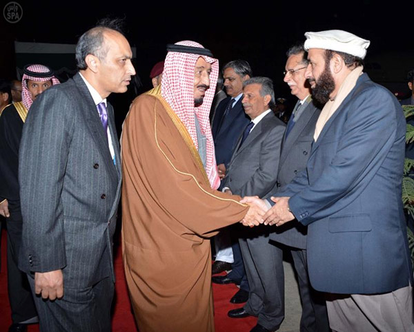 ولي العهد ورئيس جمهورية باكستان يعقدان اجتماعا في القصر الرئاسي