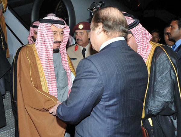 ولي العهد ورئيس جمهورية باكستان يعقدان اجتماعا في القصر الرئاسي