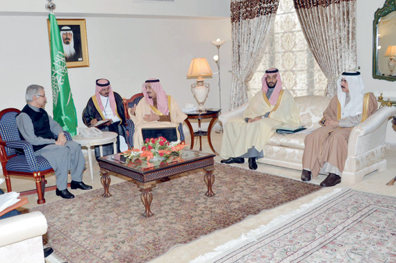 الأمير سلمان: الإعلام السعودي يقدم صورة صادقة لنهضة المملكة