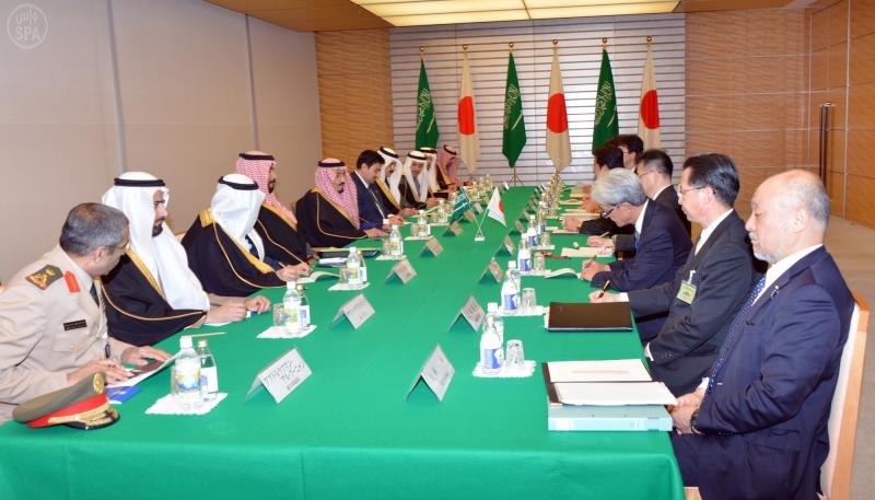 ولي العهد ورئيس الوزراء الياباني يعقدان اجتماعاً في طوكيو