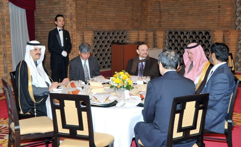 ولي العهد ورئيس الوزراء الياباني يعقدان اجتماعاً في طوكيو