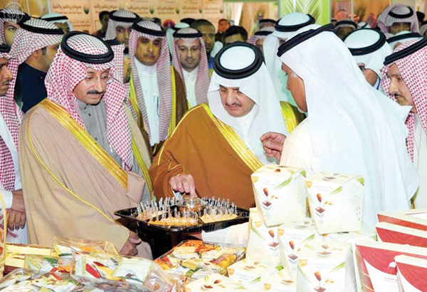 مهرجان الأحساء للتمور يسجل مبيعات مرتفعة
في يومه الأول