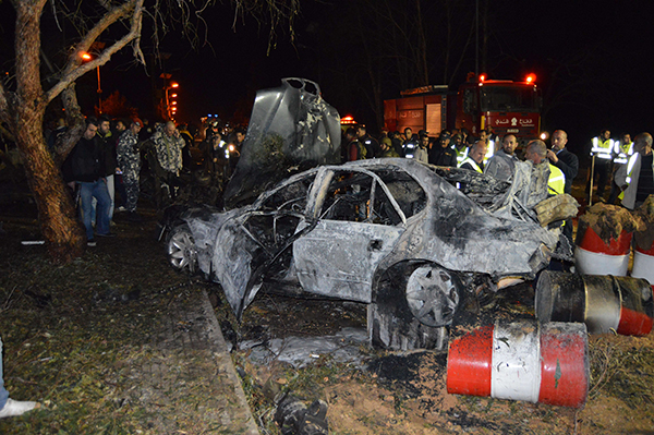 مقتل جنديين ومدني في تفجير سيارة ملغومة بالقرب من حاجزا للجيش اللبناني